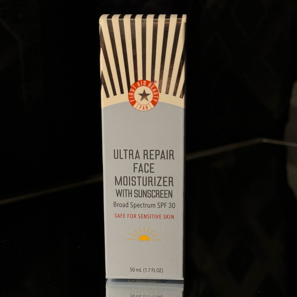 First aid beauty FAB,Ultra Repair Face Moisturizer with broad spectrum SPF 30